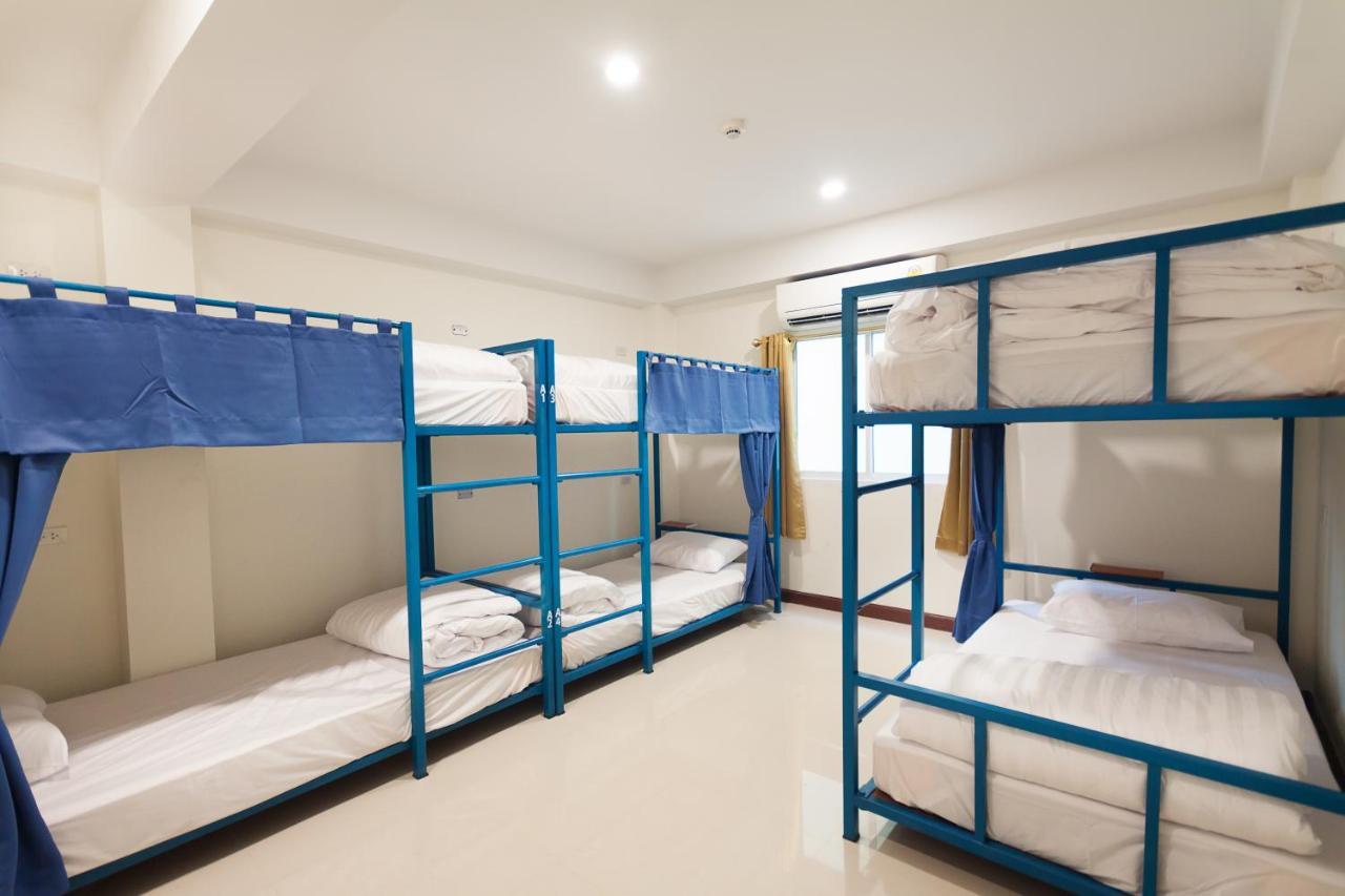 Happy Hostel Паттайя Экстерьер фото
