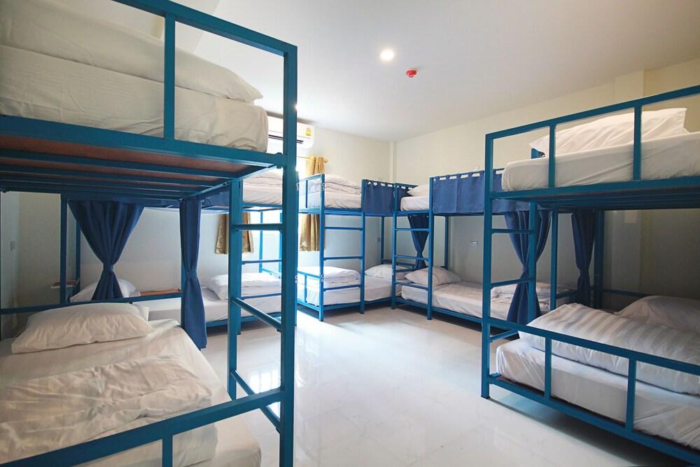 Happy Hostel Паттайя Экстерьер фото