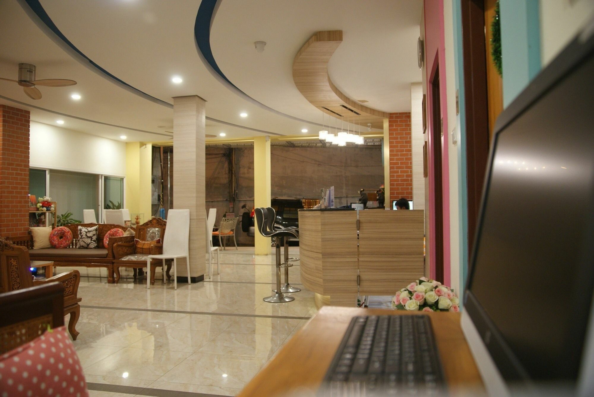 Happy Hostel Паттайя Экстерьер фото