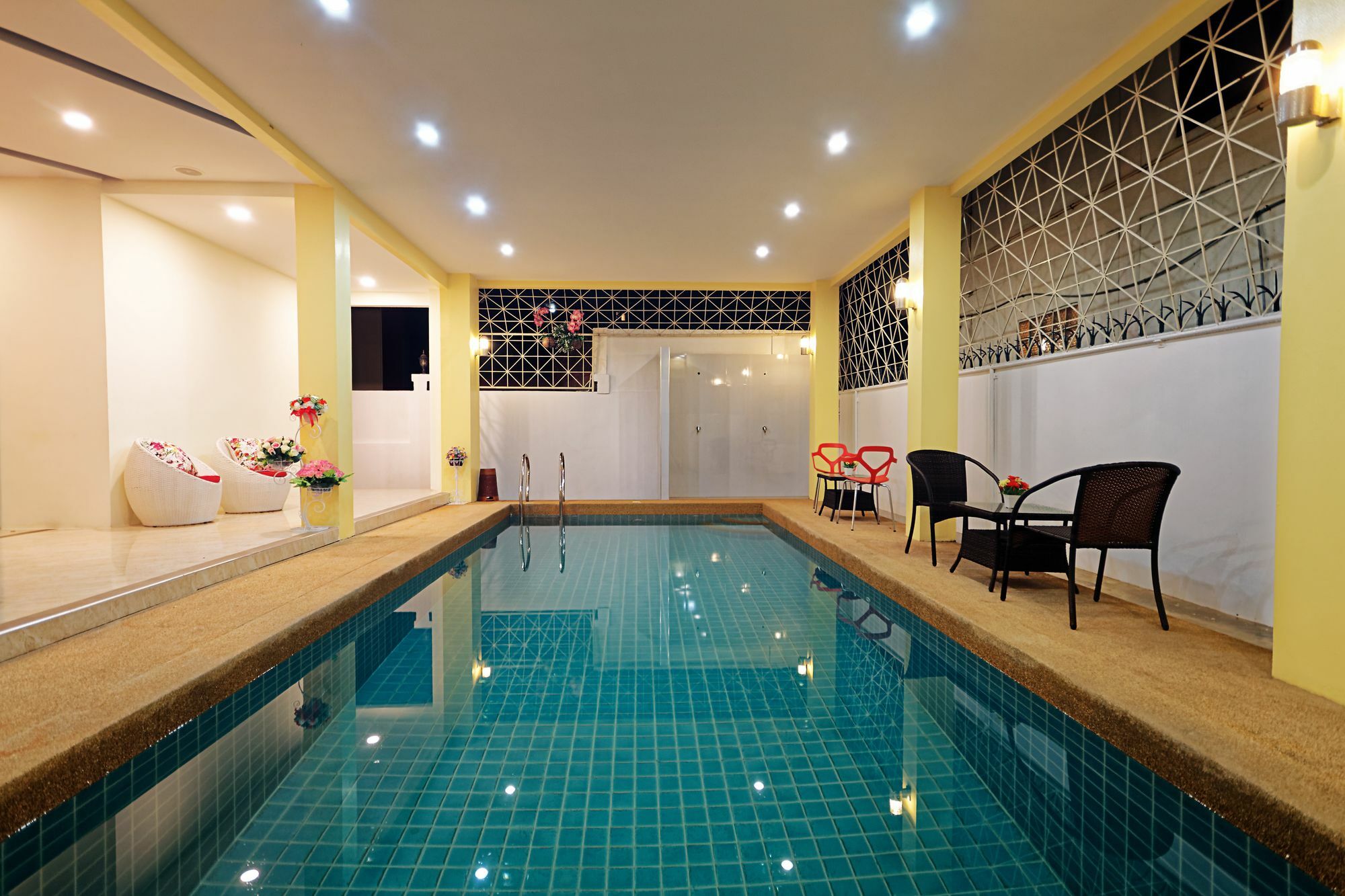 Happy Hostel Паттайя Экстерьер фото