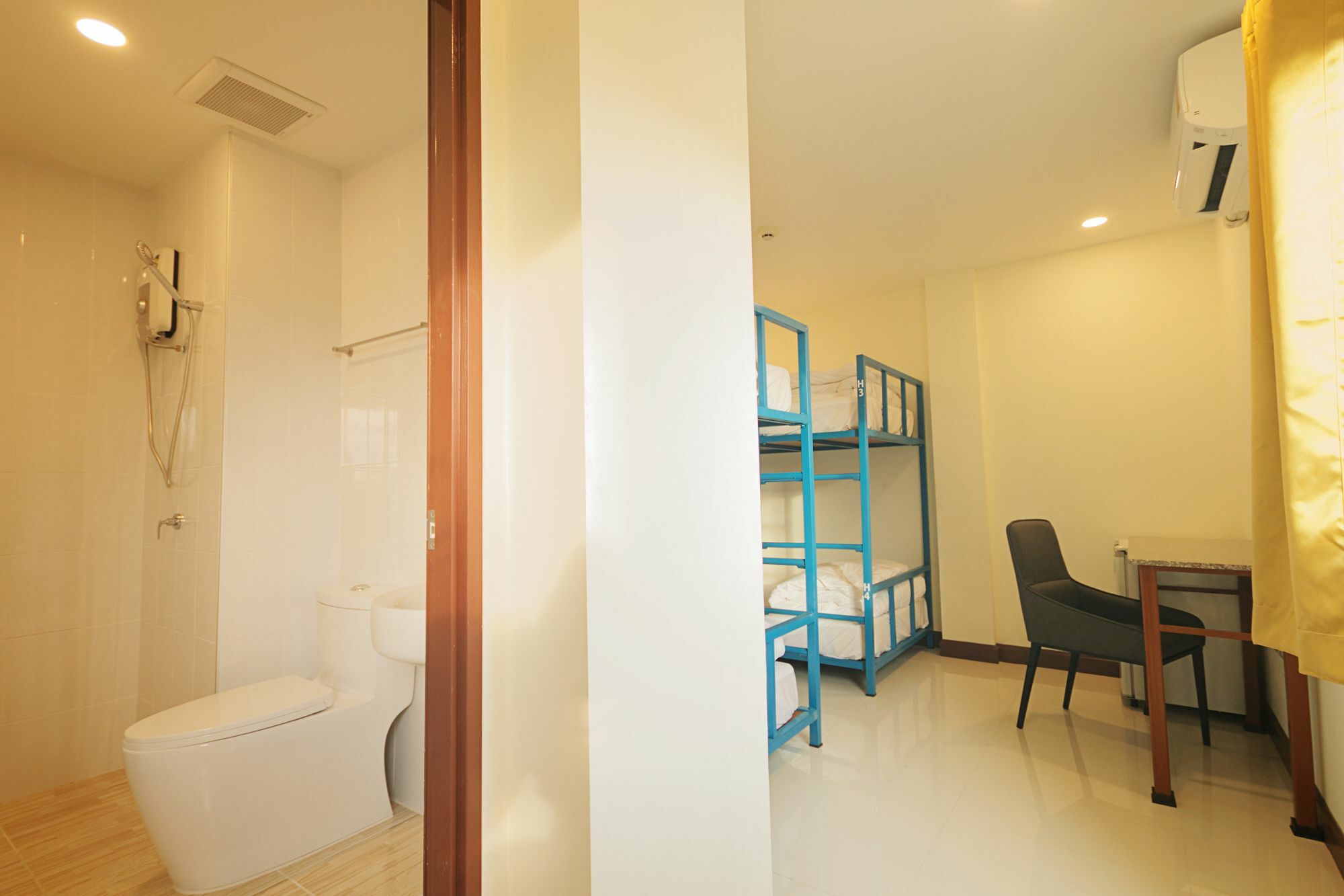 Happy Hostel Паттайя Экстерьер фото